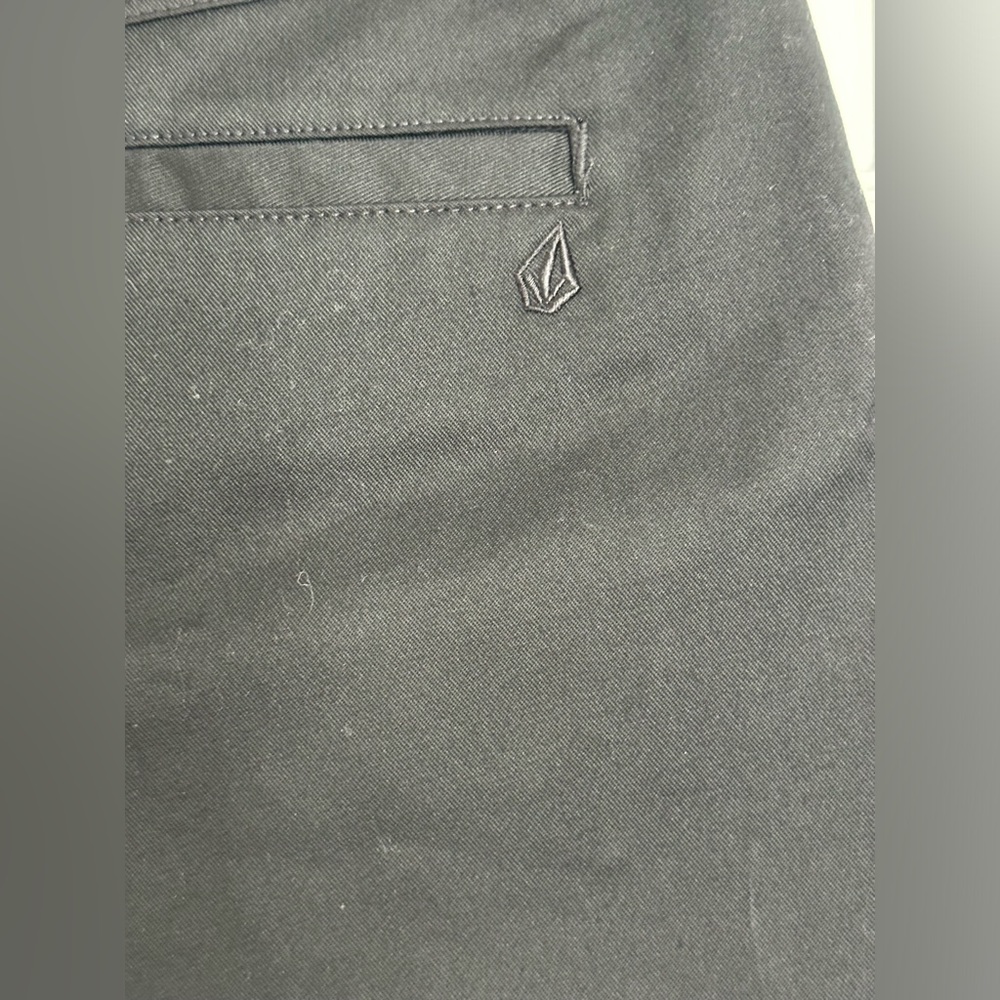 Volcom Shorts - Picture 5 of 5